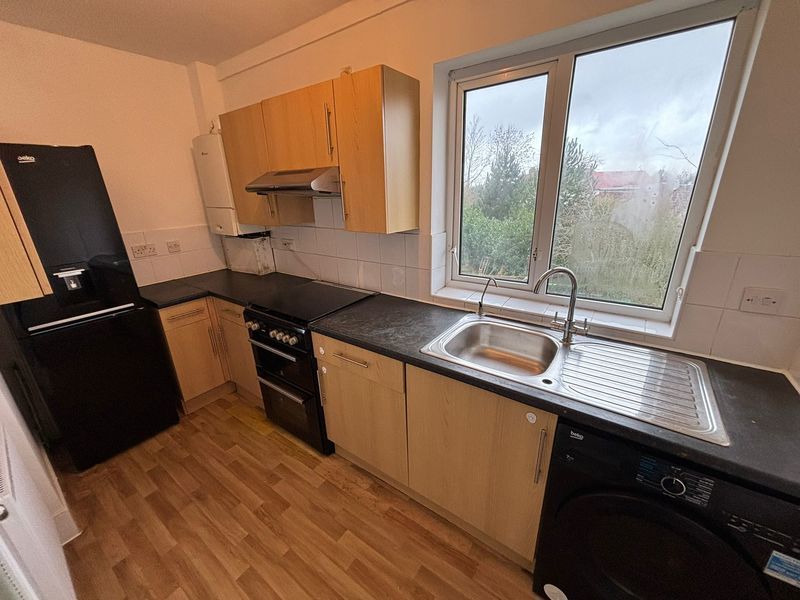 Property photo 3 of 8 Photo 12