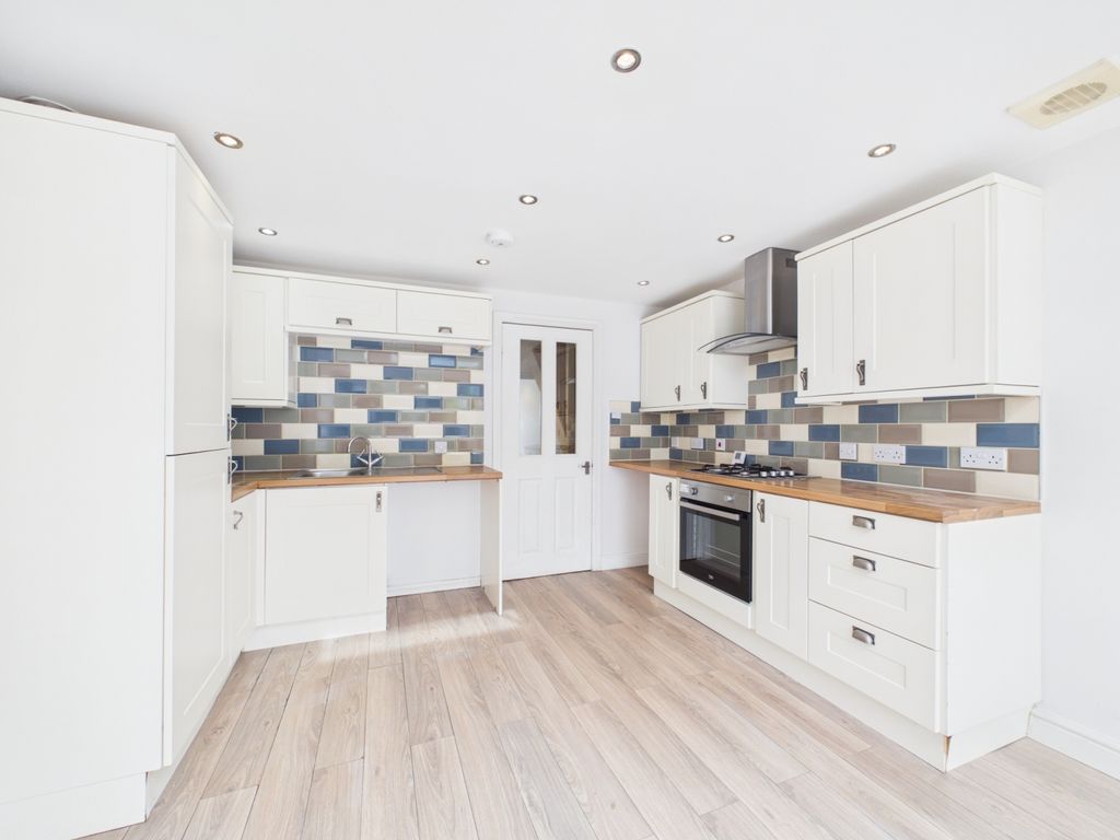 Property photo 2 of 13 Cam01740G0-Pr0543-Still004