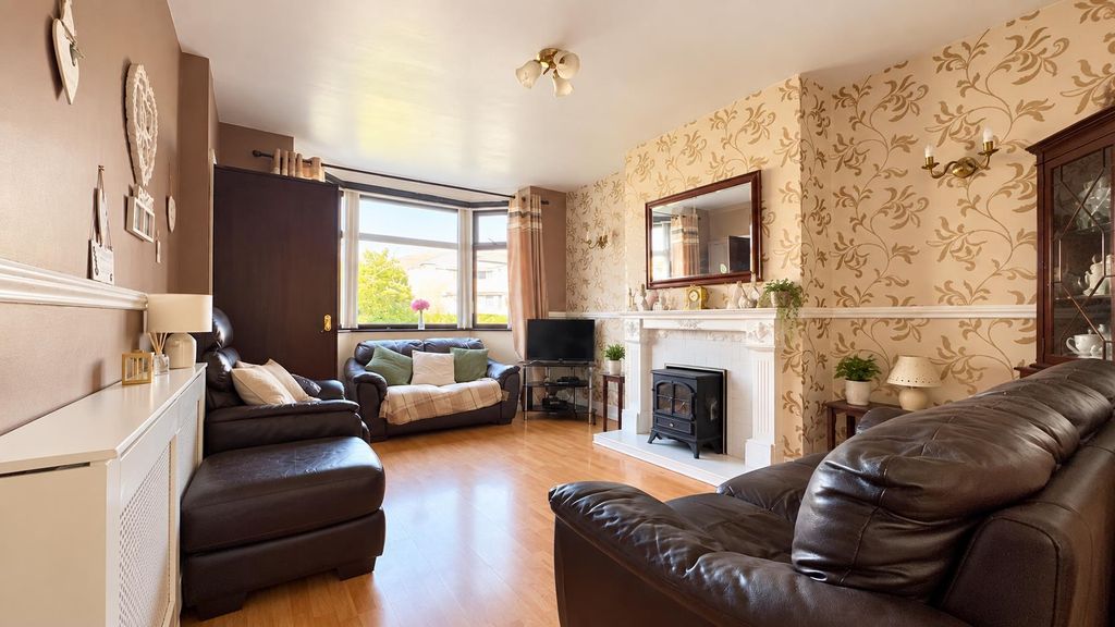 Property photo 3 of 14 86E6c653-A39A-46Fd-A78F-B08B907448dc.Png