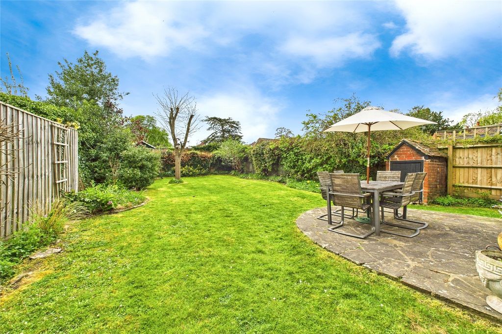 Property photo 2 of 19 Garden