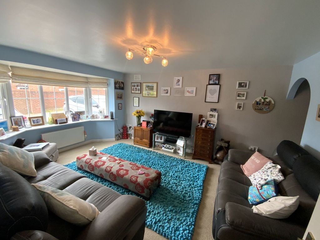Property photo 3 of 17