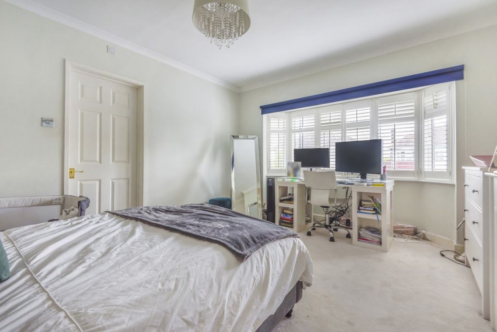 Property photo 3 of 7 869720 (4)