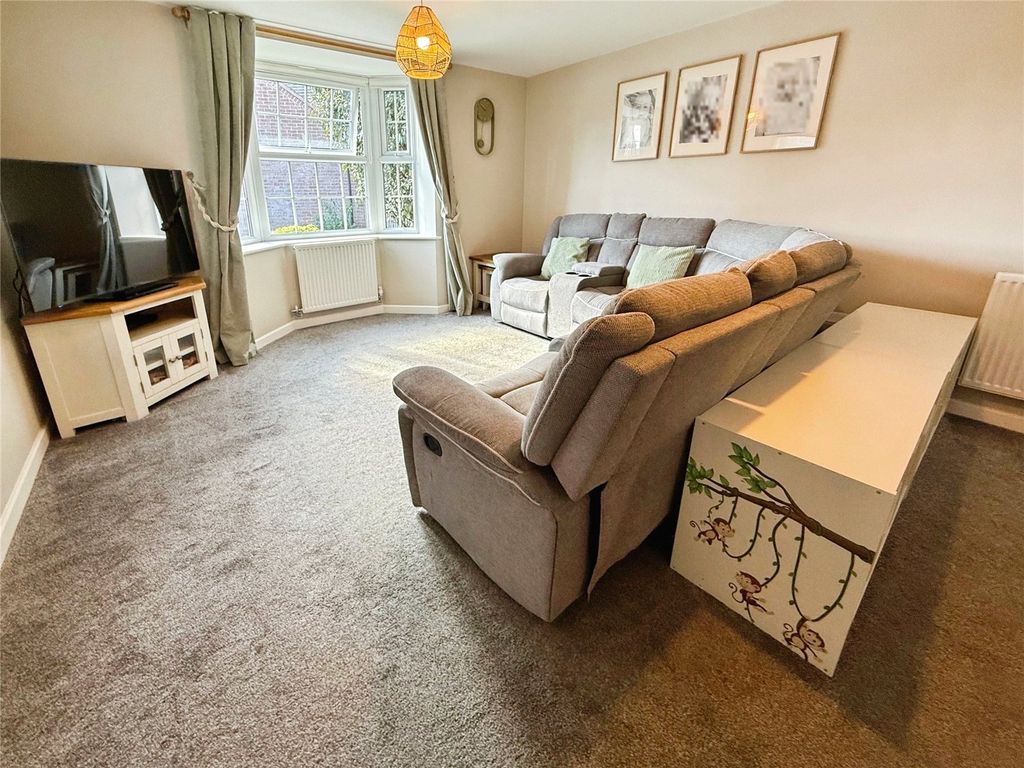 Property photo 2 of 22 Lounge