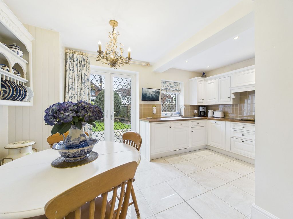 Property photo 3 of 23 Dining/Kitchen