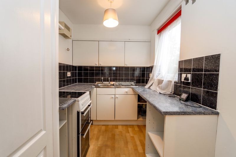 Property photo 3 of 6 Kitchen