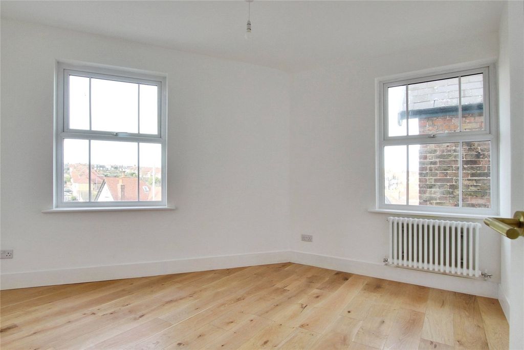 Property photo 3 of 9 Picture No. 06