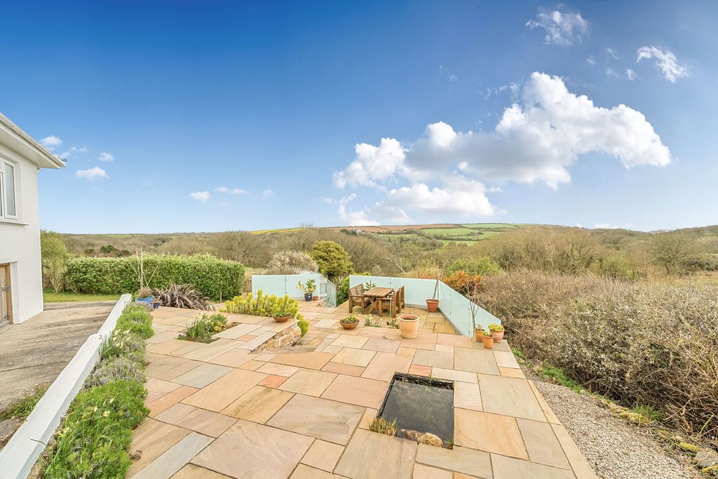 Property photo 3 of 18