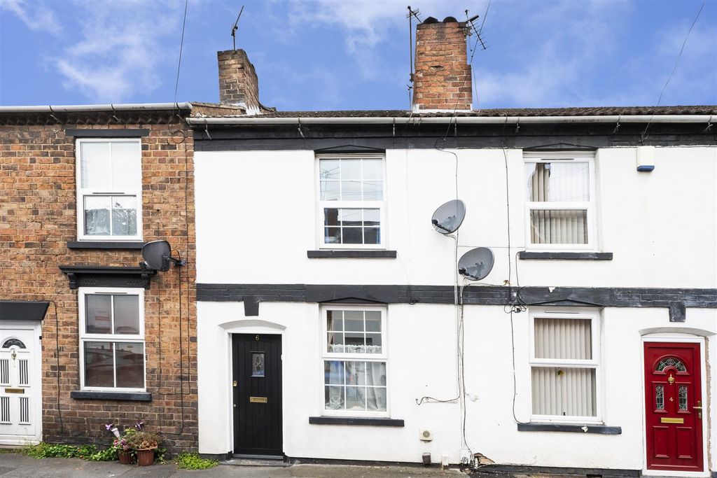 Property photo 1 of 17