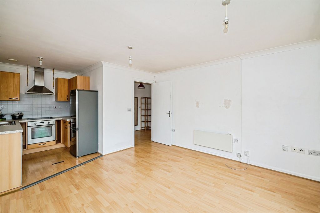 Property photo 2 of 12