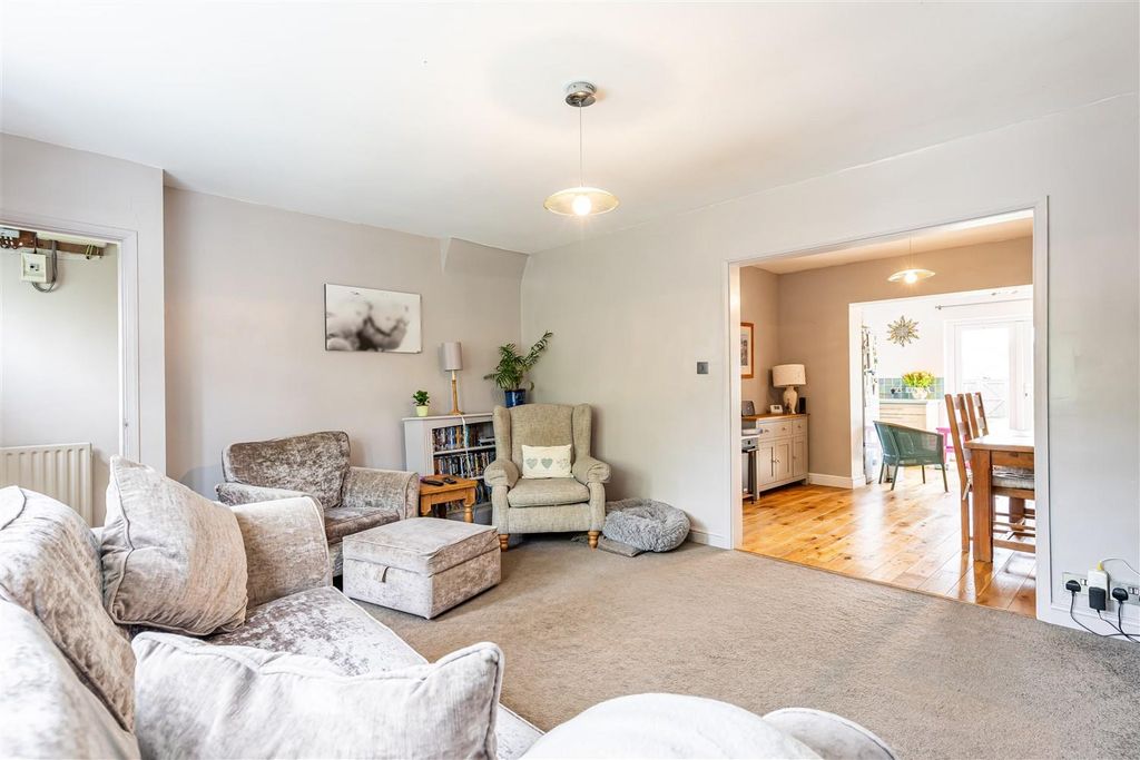 Property photo 3 of 28 28 Colvers Matching  (2).Jpg