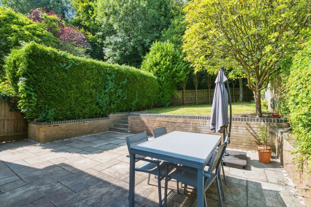 Property photo 3 of 14 Garden