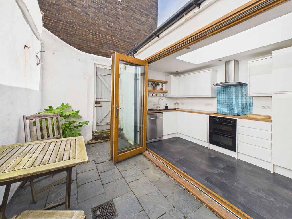 Property photo 3 of 18