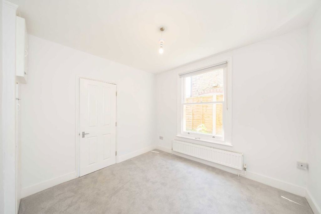 Property photo 2 of 5