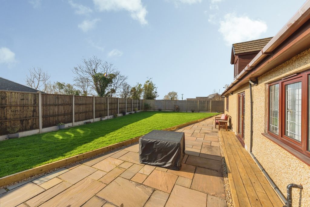 Property photo 3 of 35 Pbox-Img.Jpg