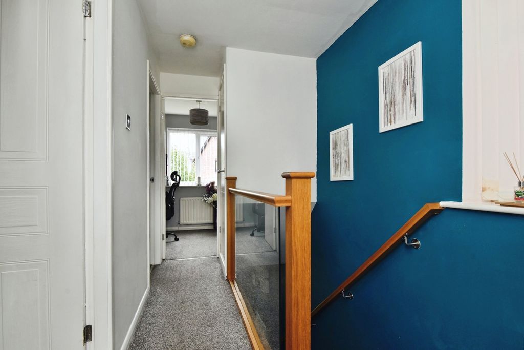 Property photo 3 of 17 Photo