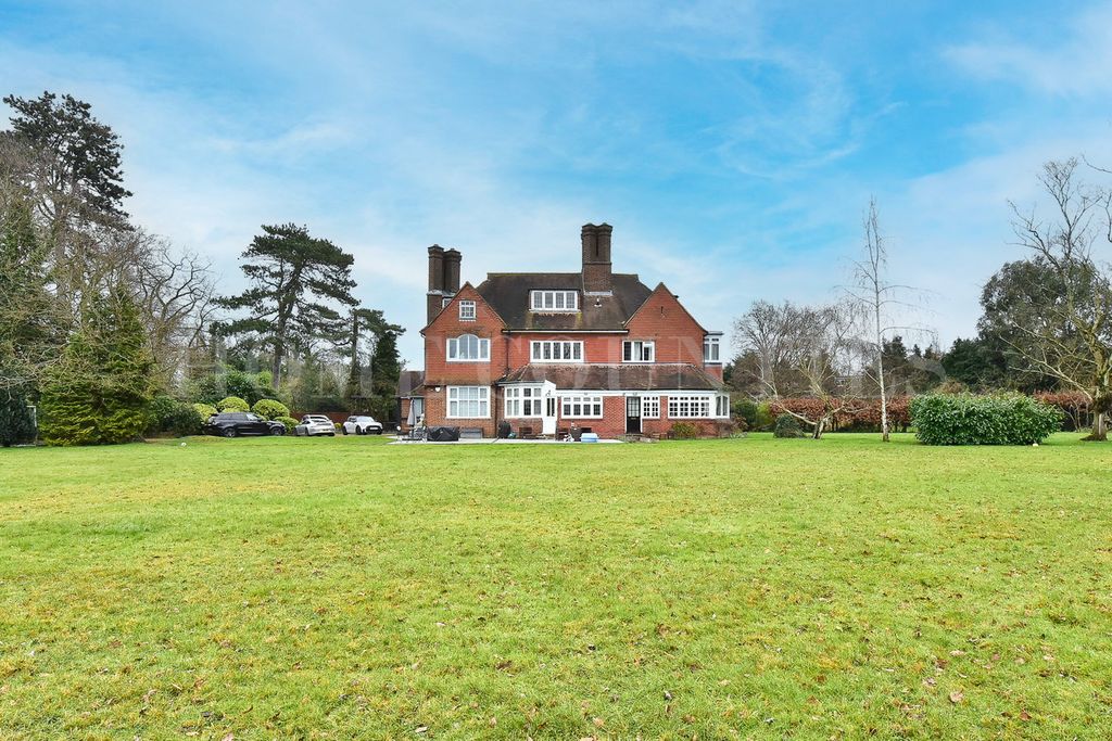 Property photo 1 of 31