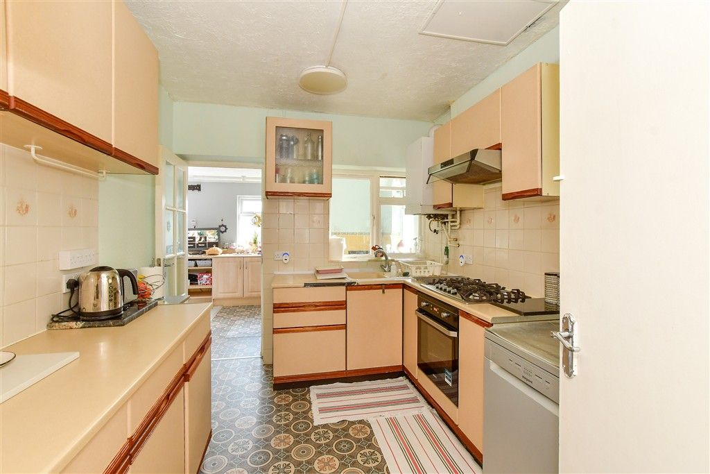 Property photo 3 of 21 Kitchen