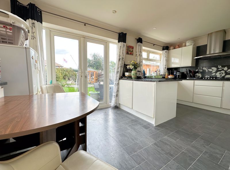 Property photo 2 of 20 Kitchen/Diner