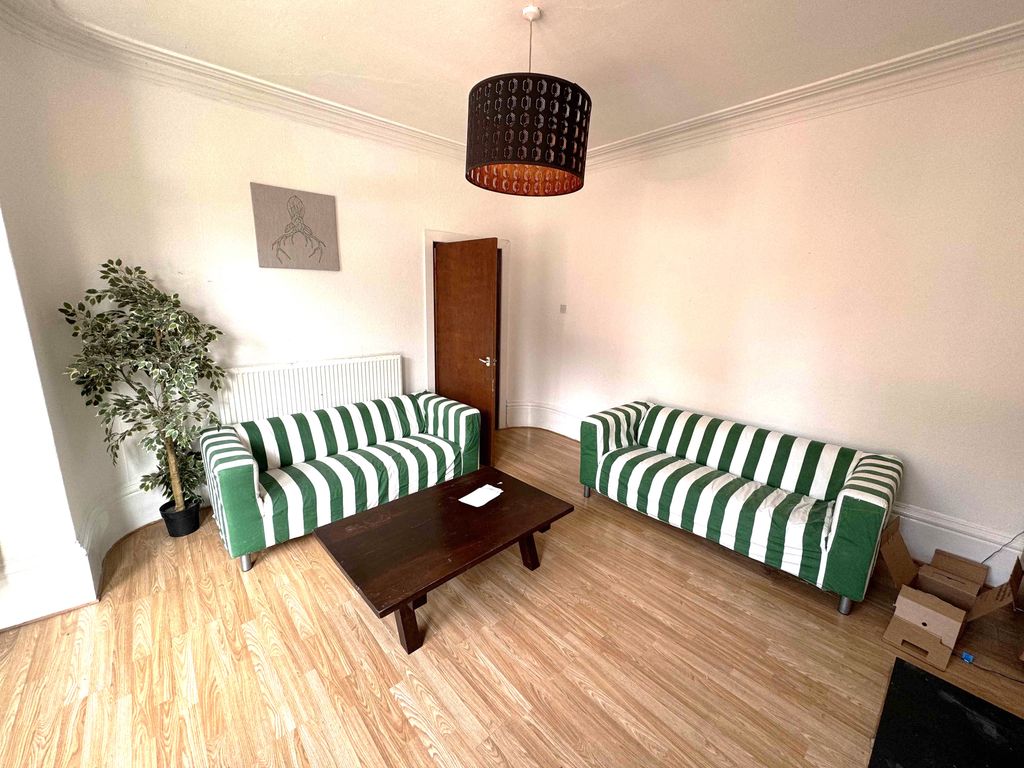 Property photo 1 of 8 Photo