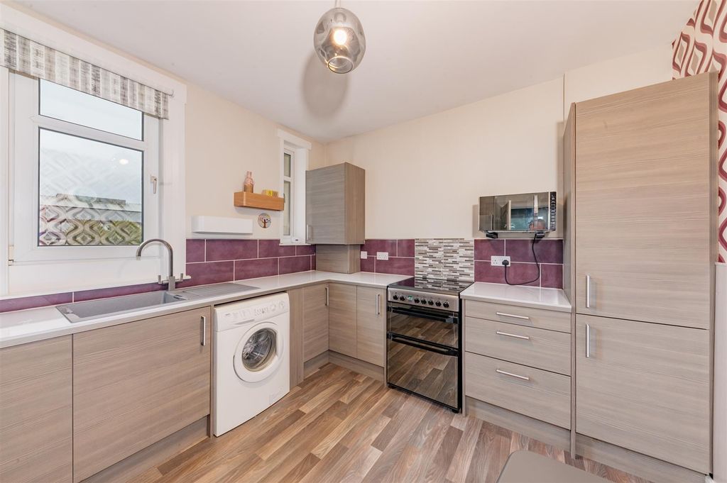 Additional image 4 of 2 bed flat for saleGardner Street, Dundee DD3