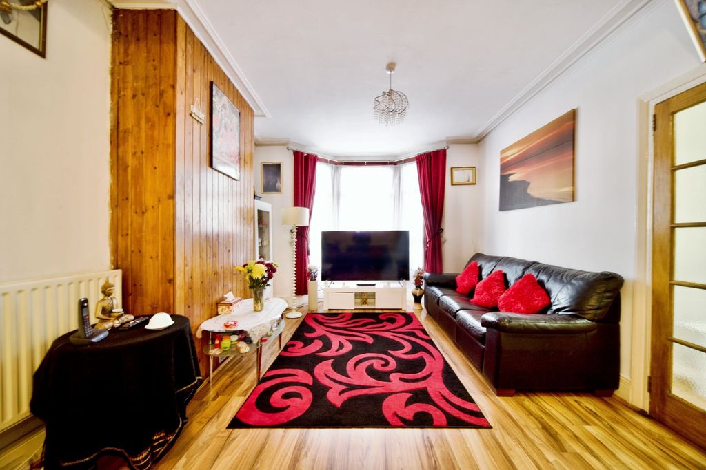 Property photo 3 of 14