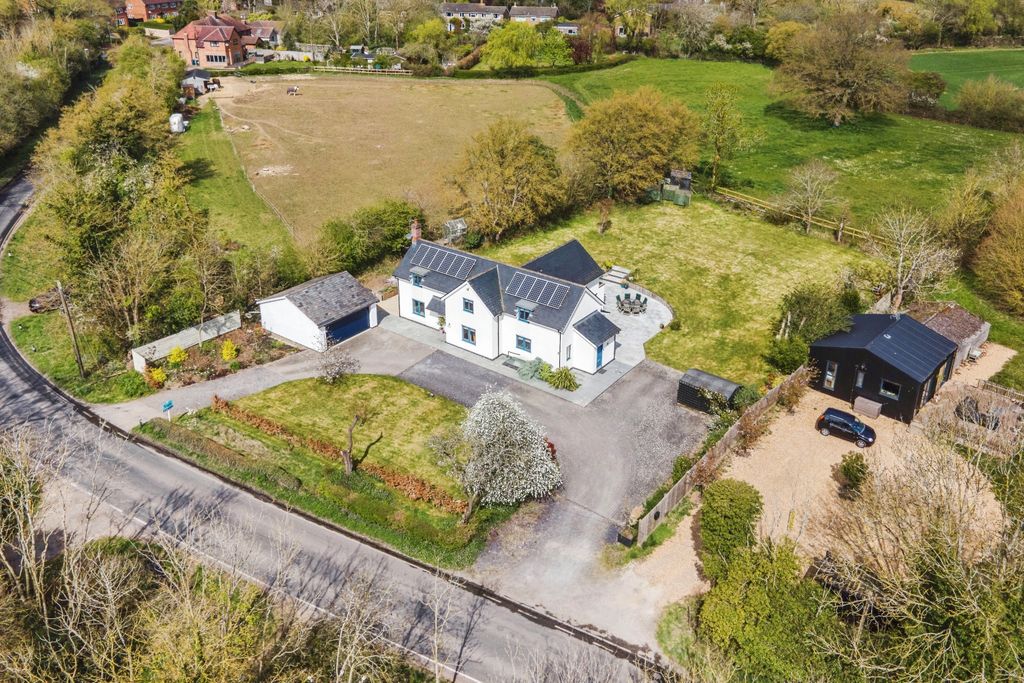 Property photo 3 of 39 Aeriel 2