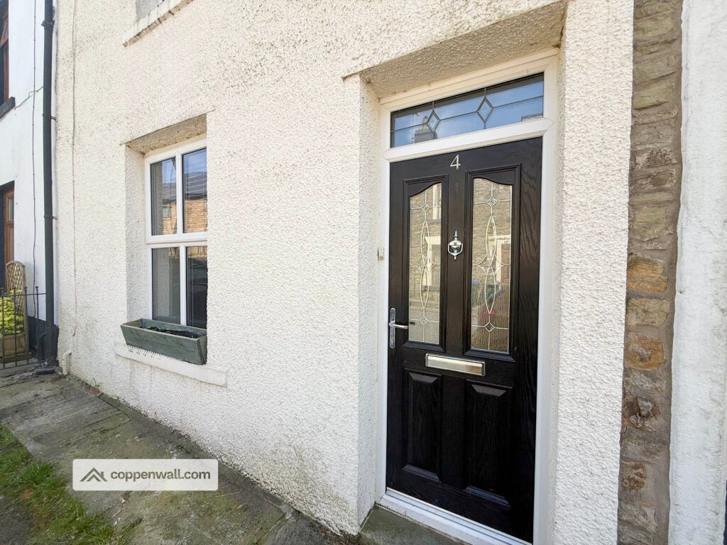 Property photo 2 of 25