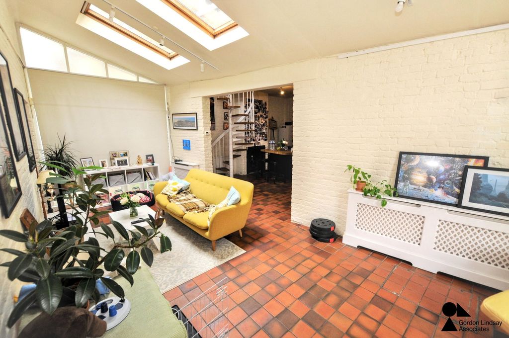 Property photo 3 of 7