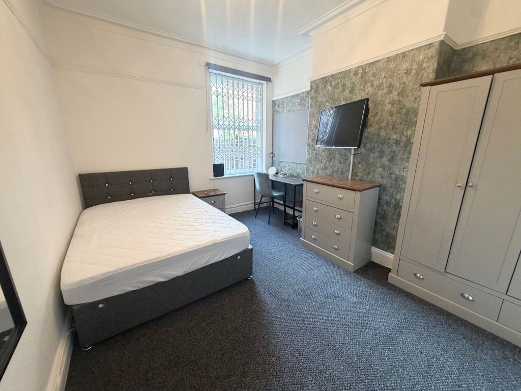 Property photo 2 of 17 Img_7612