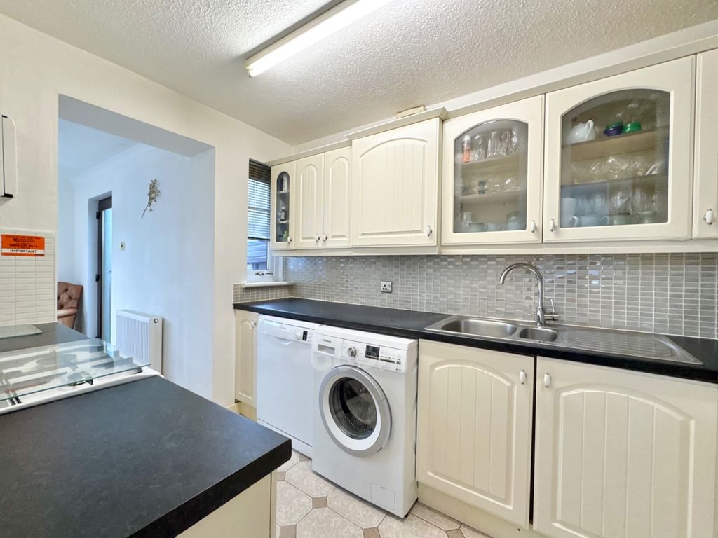 Property photo 3 of 31 Img_7225