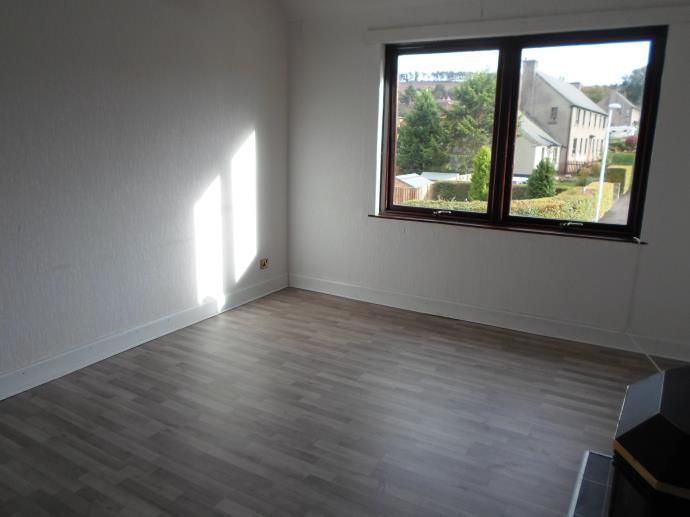 Property photo 3 of 14 Lounge