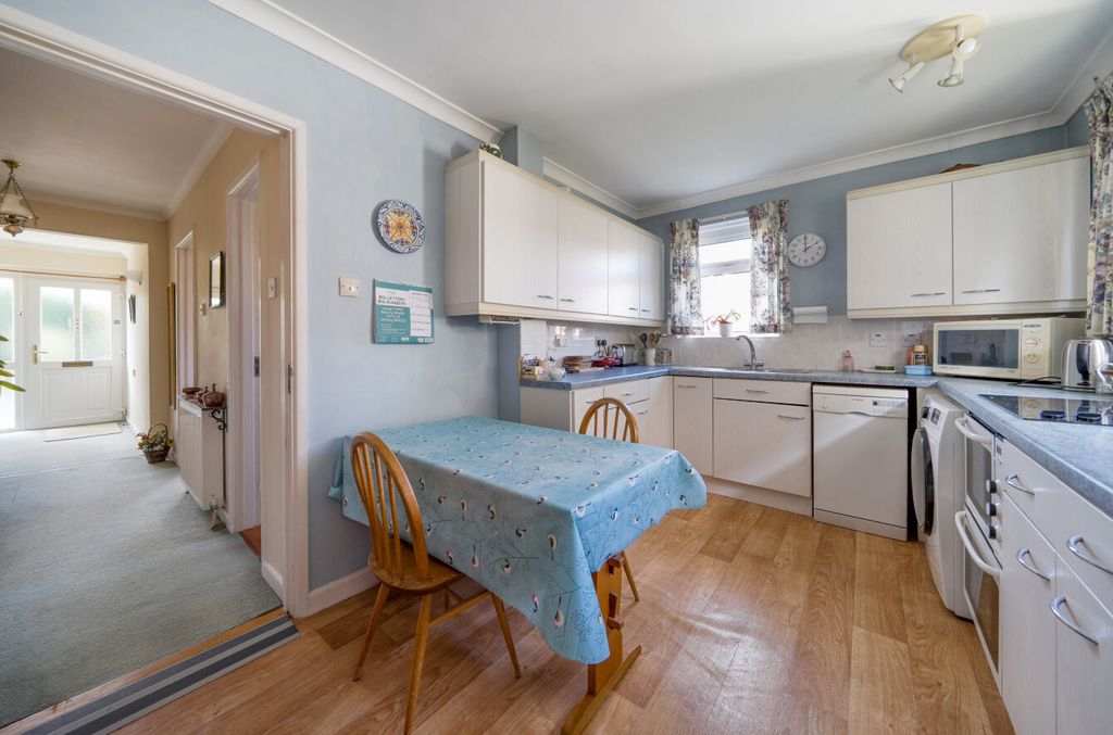 Property photo 3 of 14 1429024-19-69B19c...