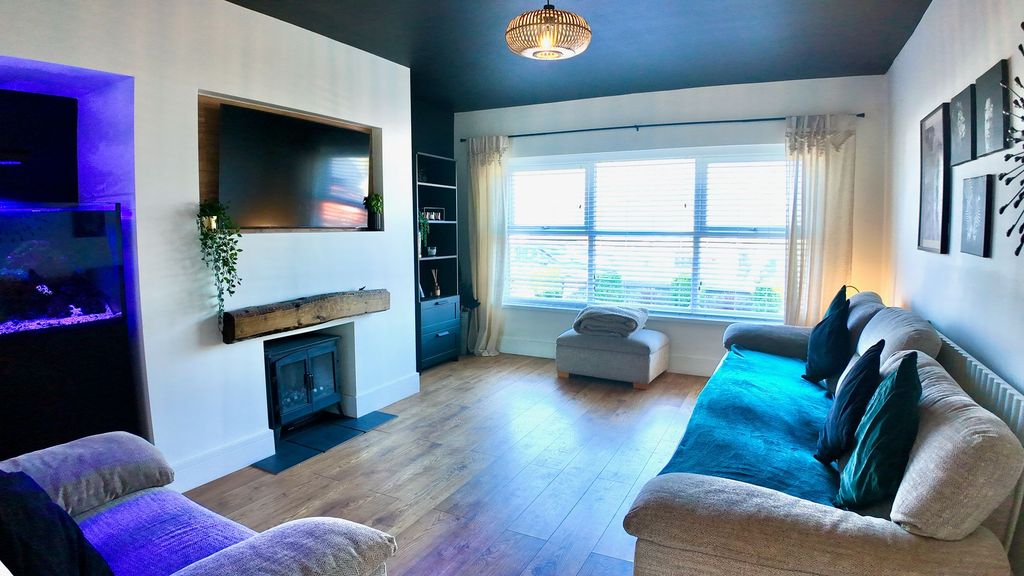 Property photo 3 of 35