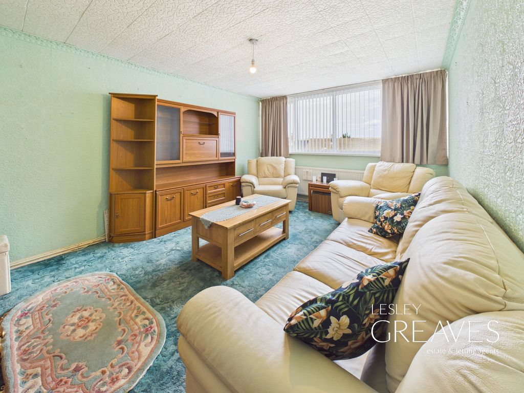Property photo 3 of 14 Living Room