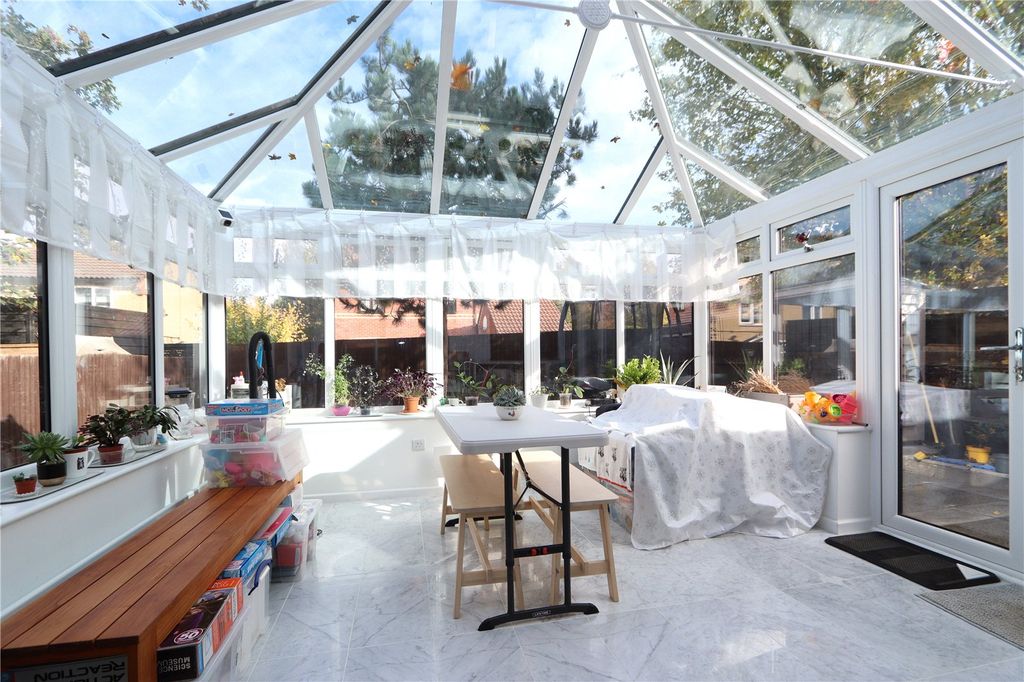 Property photo 2 of 19 Picture No. 14