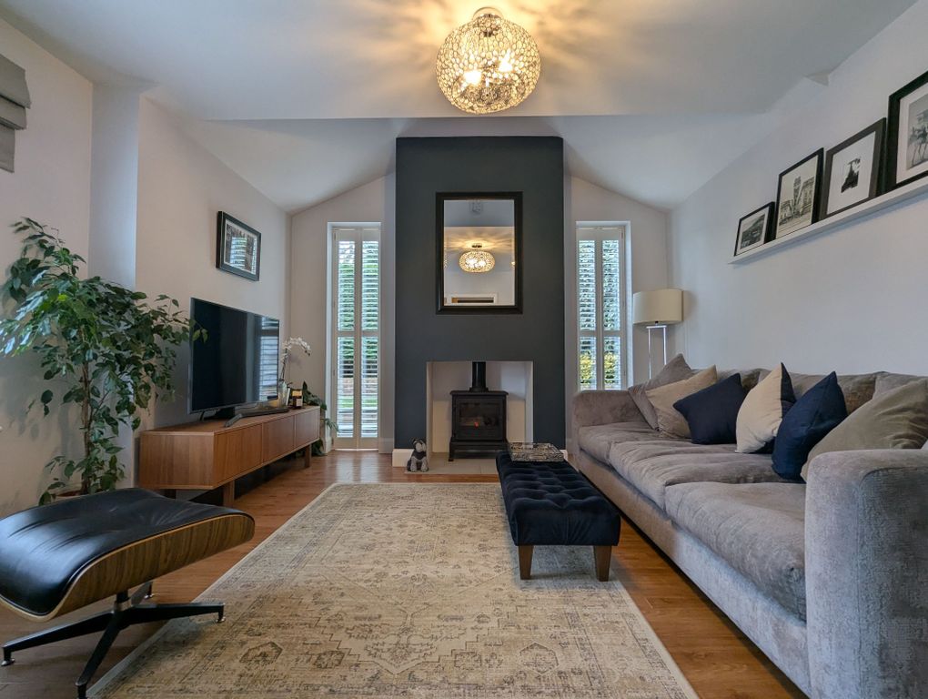 Property photo 3 of 41 Photograph 3