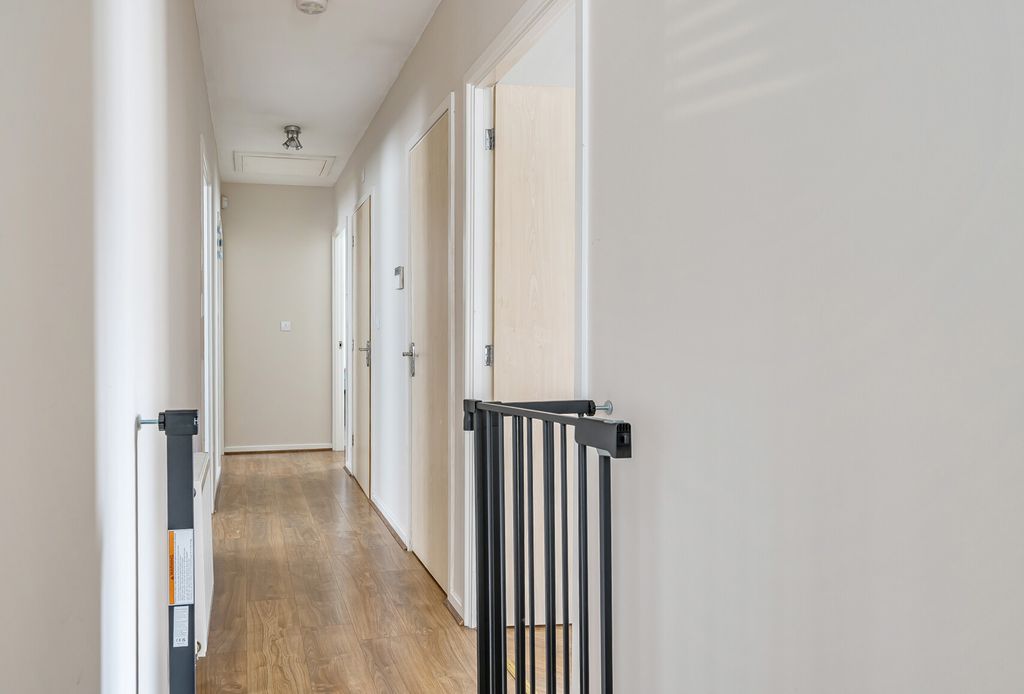 Property photo 3 of 17 1372083-14-68Fa51...