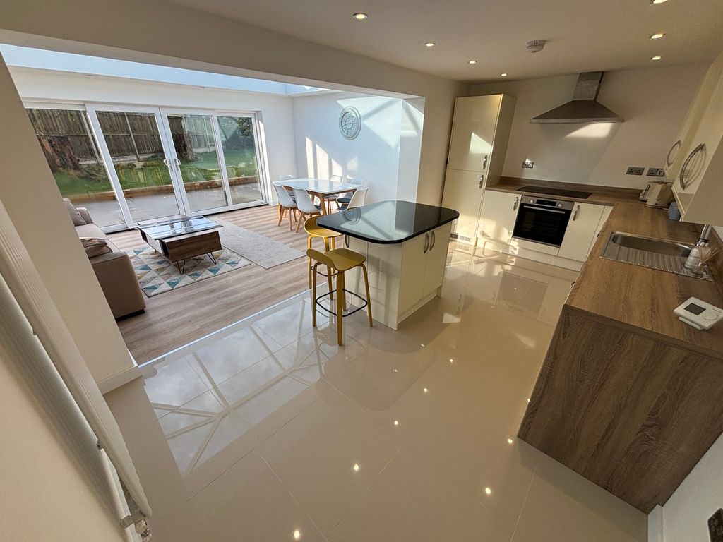 Property photo 3 of 26