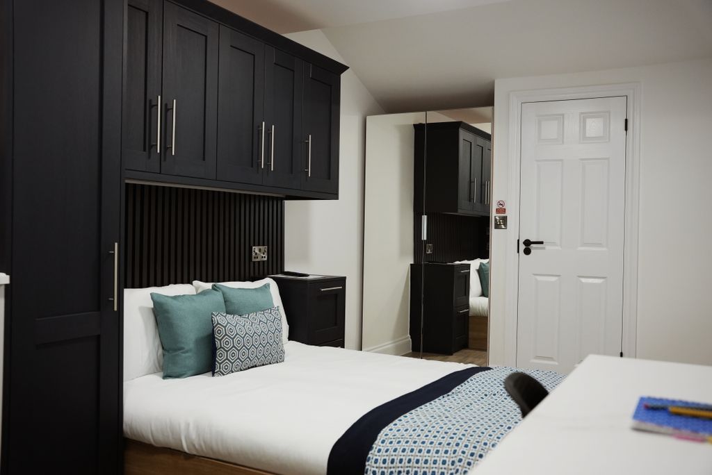 Property photo 1 of 15 Image