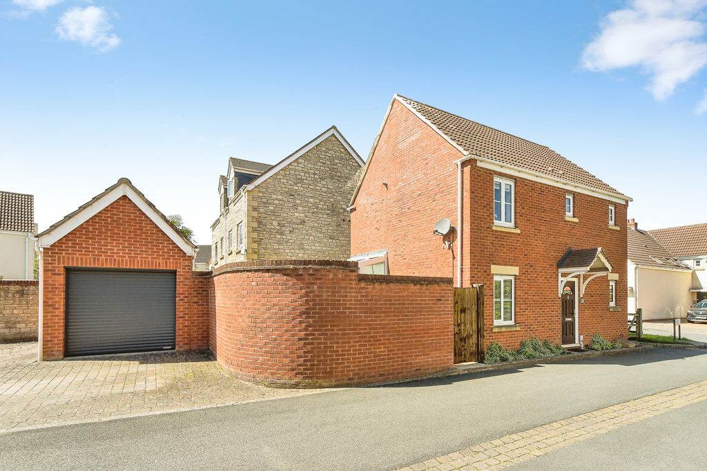 Property photo 1 of 20 Front View