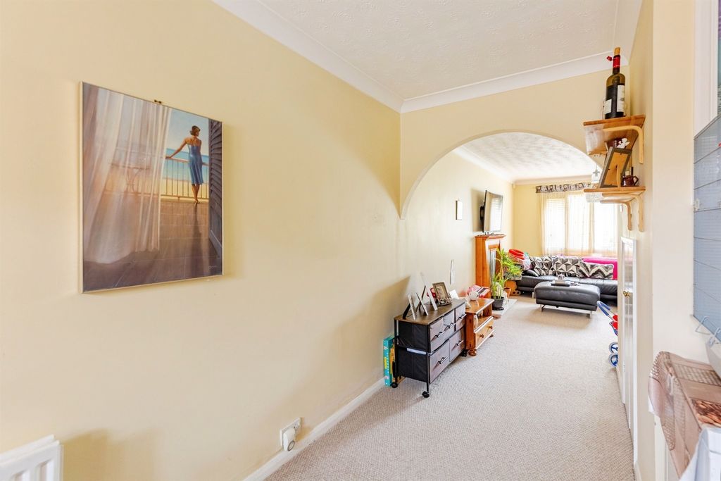 Property photo 3 of 18