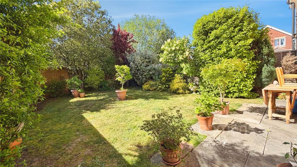Property photo 2 of 17 Picture No. 32