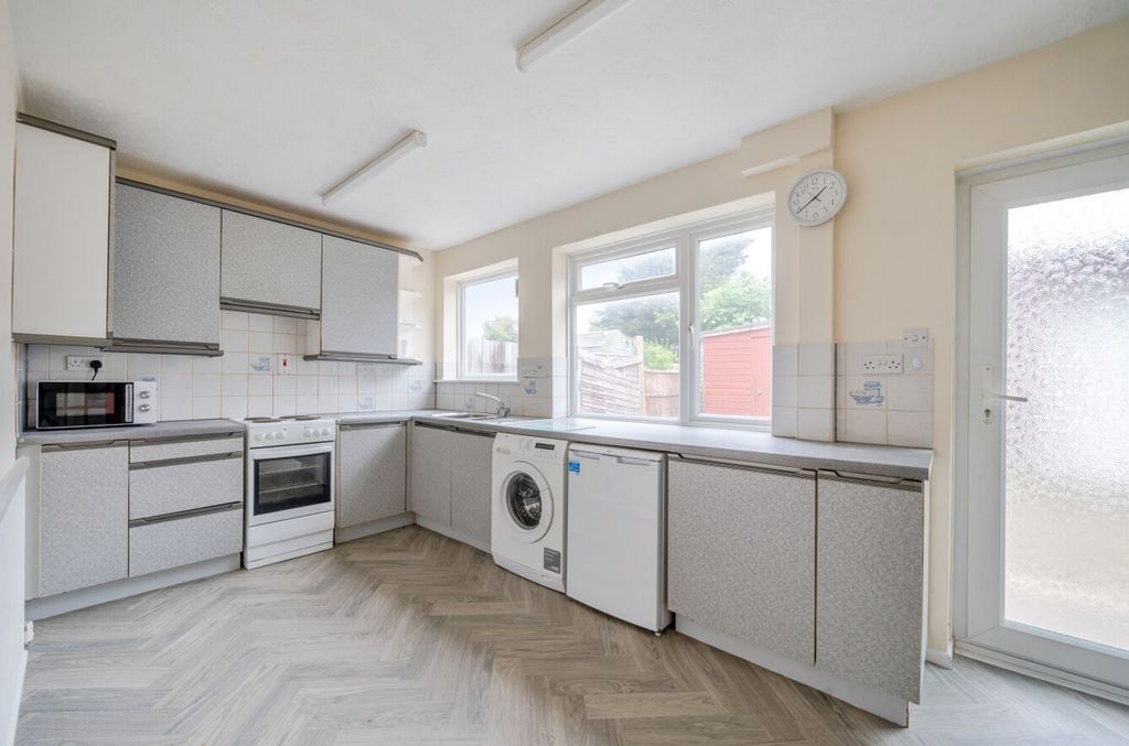 Property photo 2 of 10 Kitchen Breakfast Room
