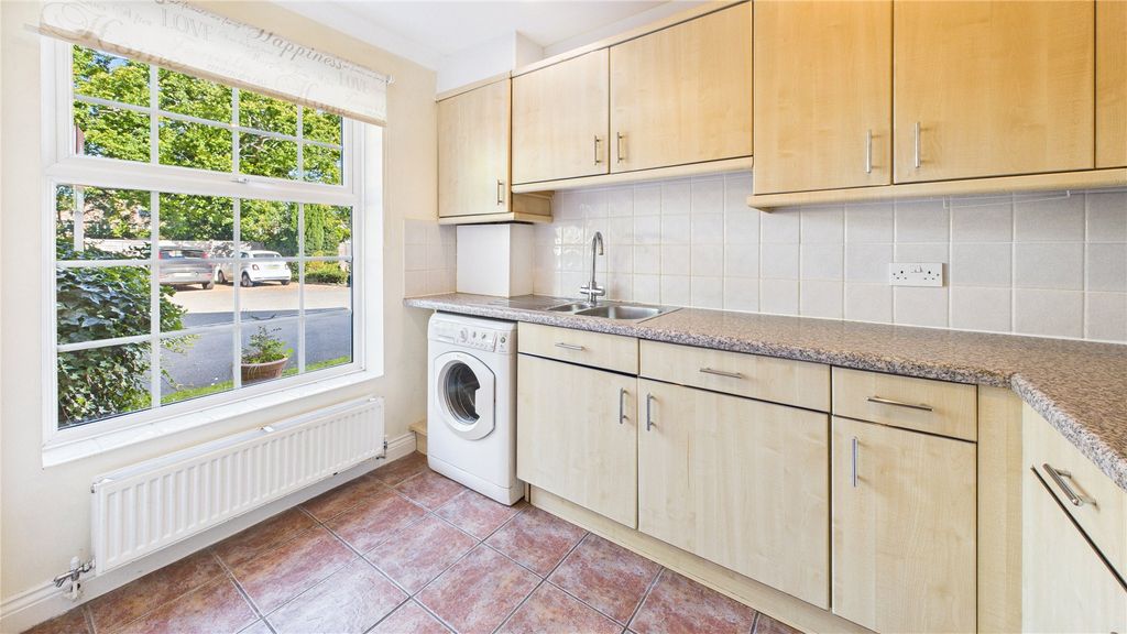 Property photo 2 of 12 Picture 2