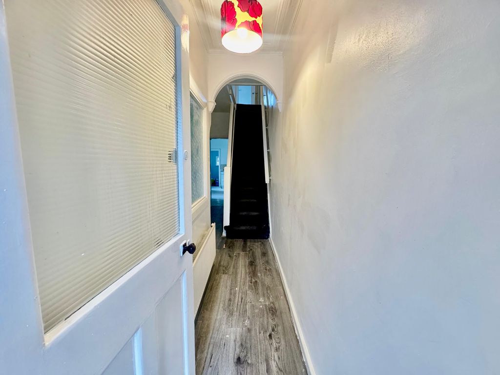 Property photo 2 of 30