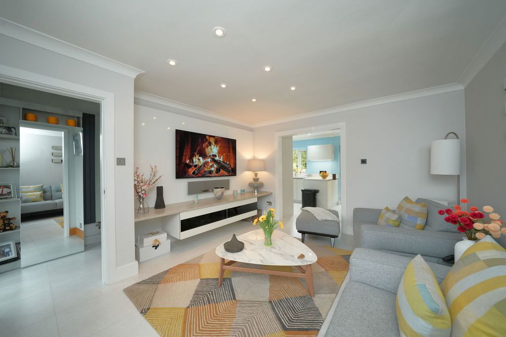 Property photo 3 of 36