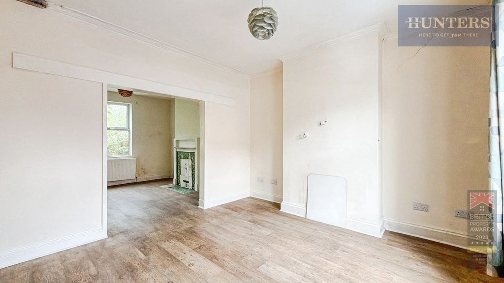 Property photo 3 of 17 Pbox-Img.Jpg