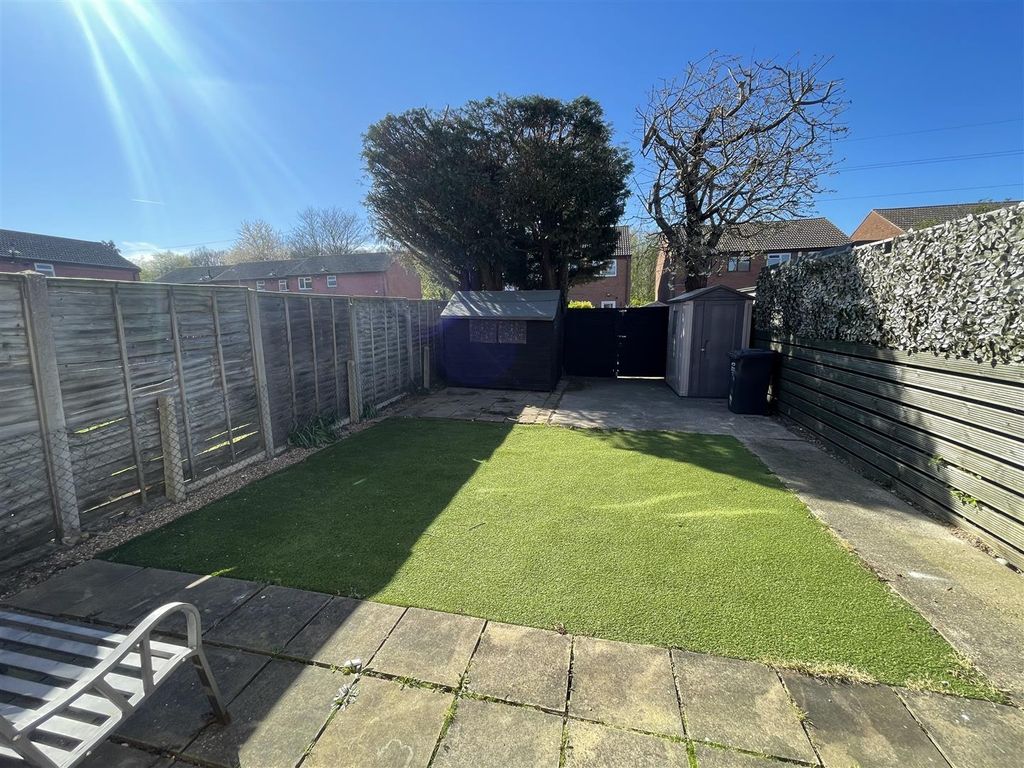 Property photo 2 of 10 Garden.Jpeg