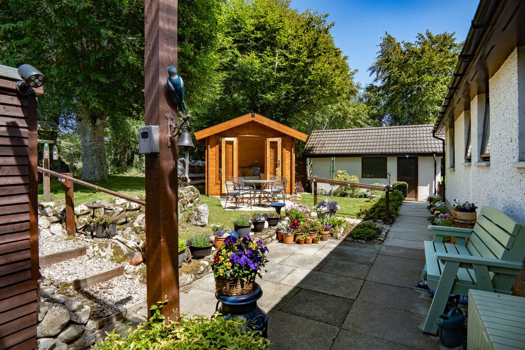 Property photo 2 of 44