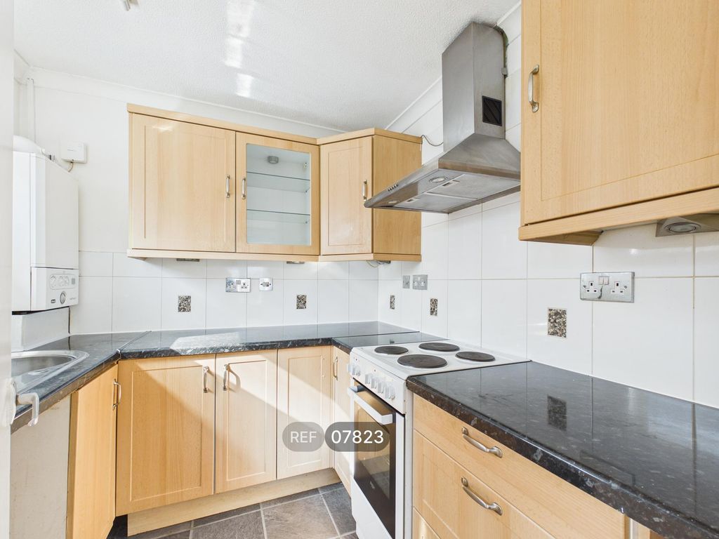 Property photo 1 of 10 Kitchen